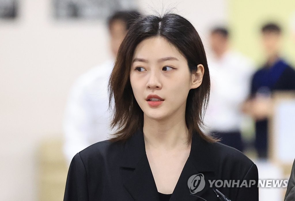 음주운전 1심 선고공판 출석하는 배우 김새론