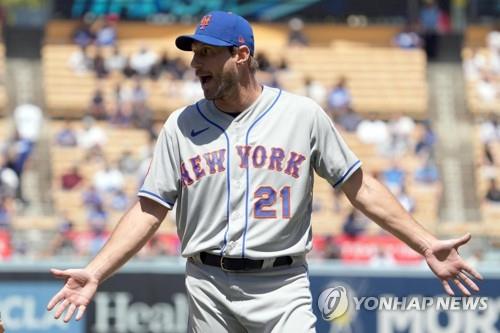MLB 최고액 투수 셔저, 로진이라고 부인했으나 이물질로 퇴장