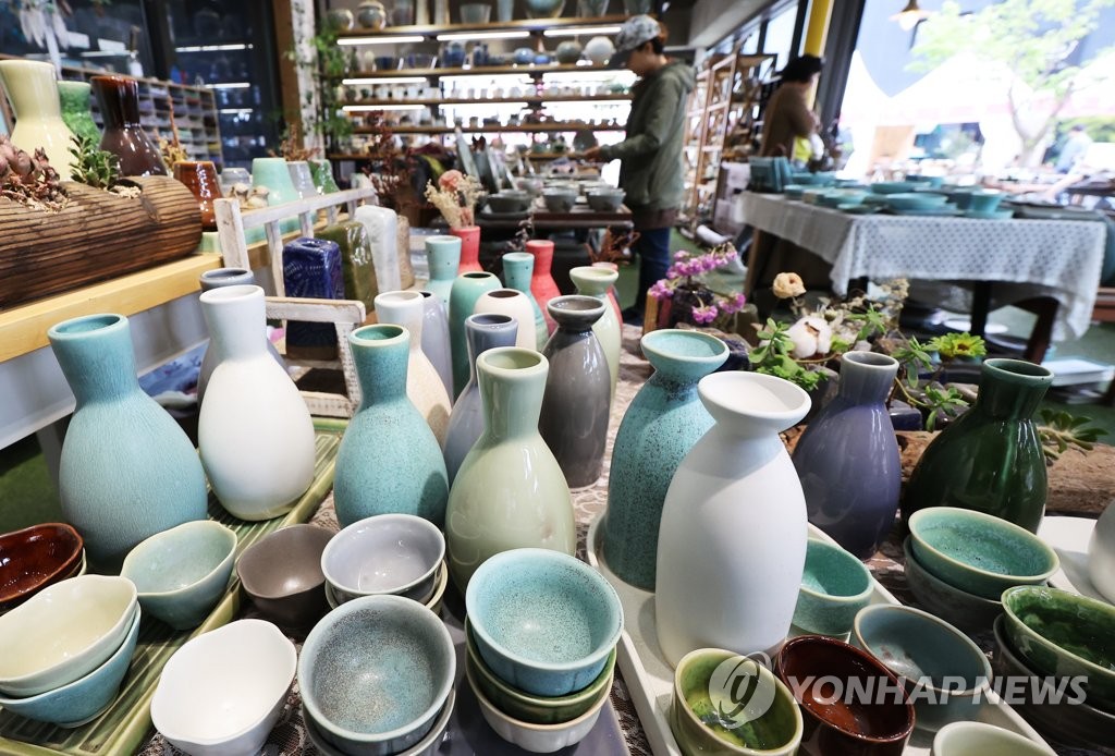 이천도자기축제 찾은 시민들