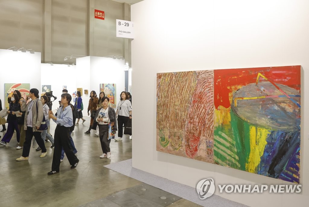 아트부산개막…역대 최대 규모, 22개국 146개 갤러리 참여