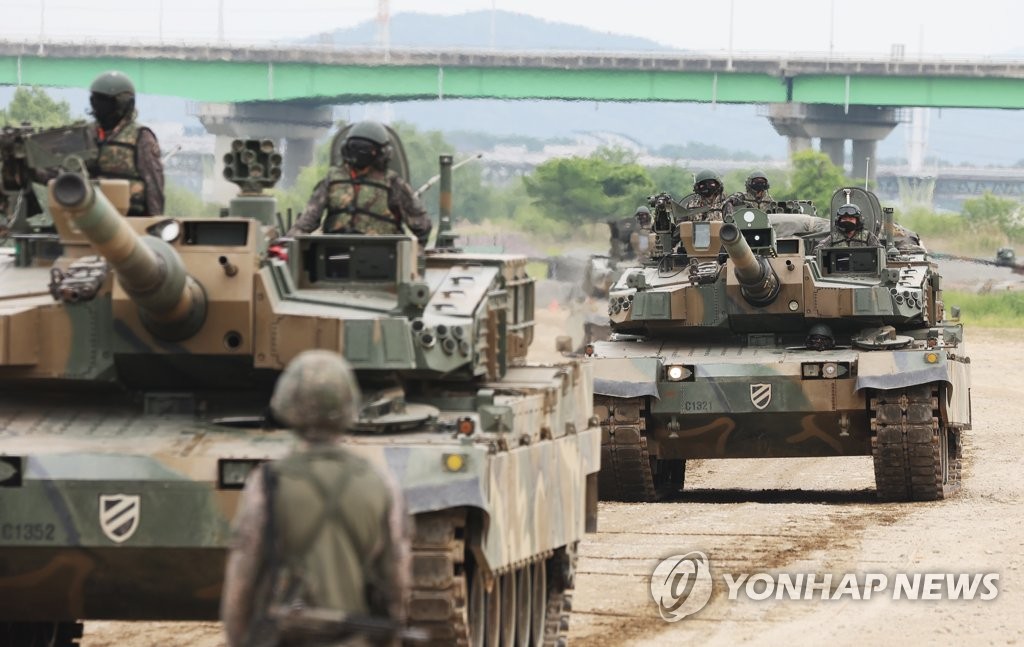 기동하는 K2 전차