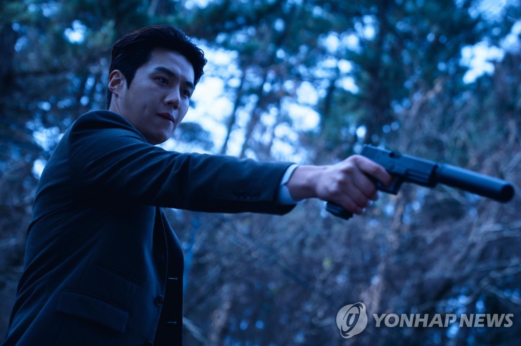 숨 가쁜 추격과 격투, 반전으로 채운 두 시간…영화 귀공자
