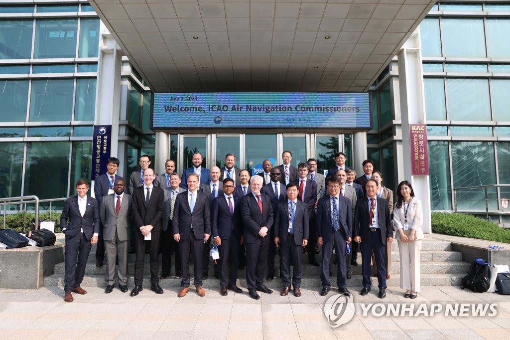 인천 항공교통관제소 방문한 항행위원들