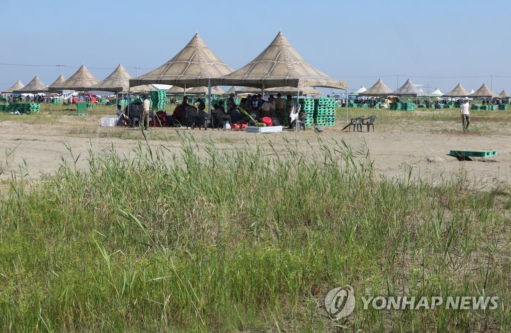 다시 텅텅 비는 새만금