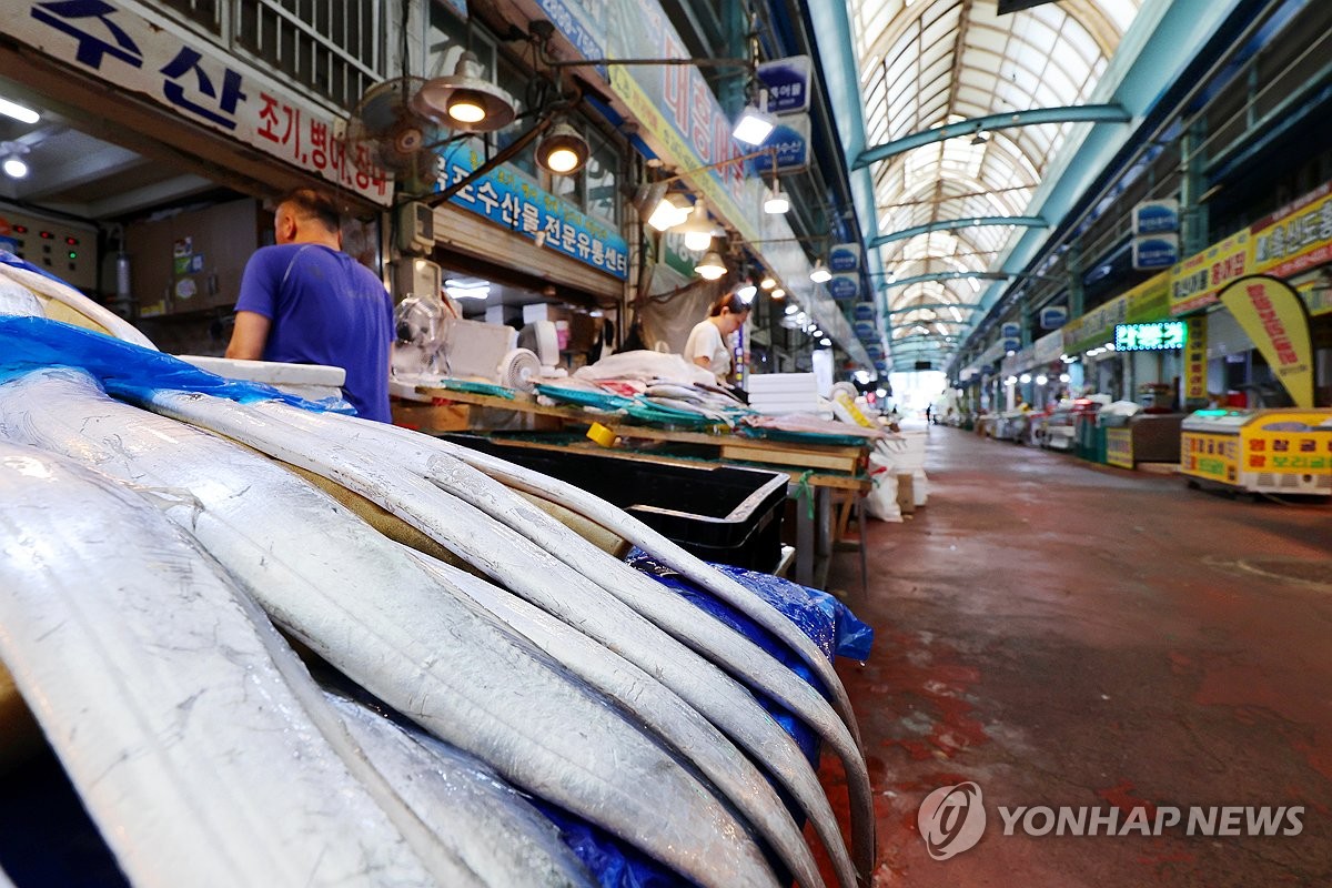 오염수 방류 개시…한산한 목포 수산물 시장
