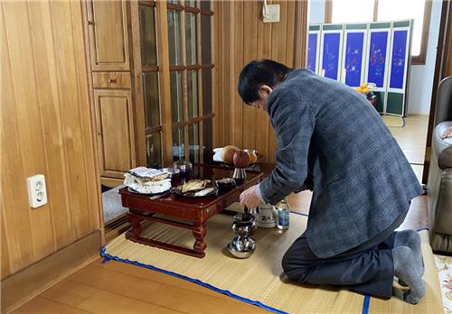 힘든 차례상을 두 번씩이나? 제주의 신을 위한 문전제