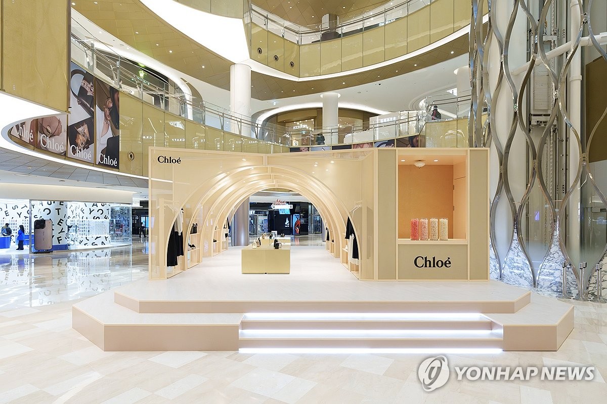 롯데백화점, 에비뉴엘 잠실점서 끌로에 페스티브 팝업 단독 진행