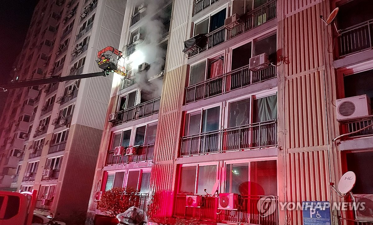 익산 아파트서 화재