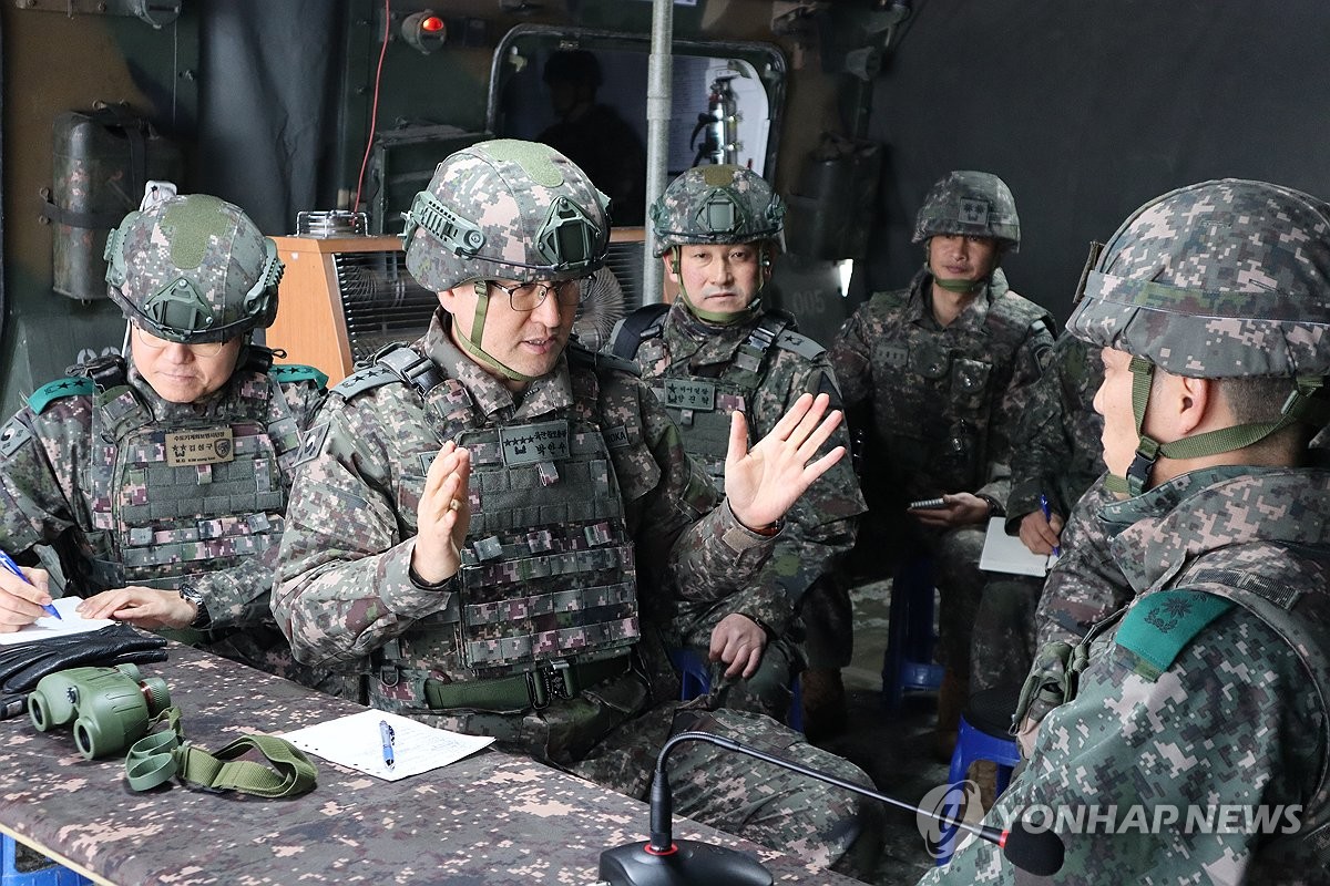 수기사 예하부대 전술지휘소 방문한 박안수 육군참모총장