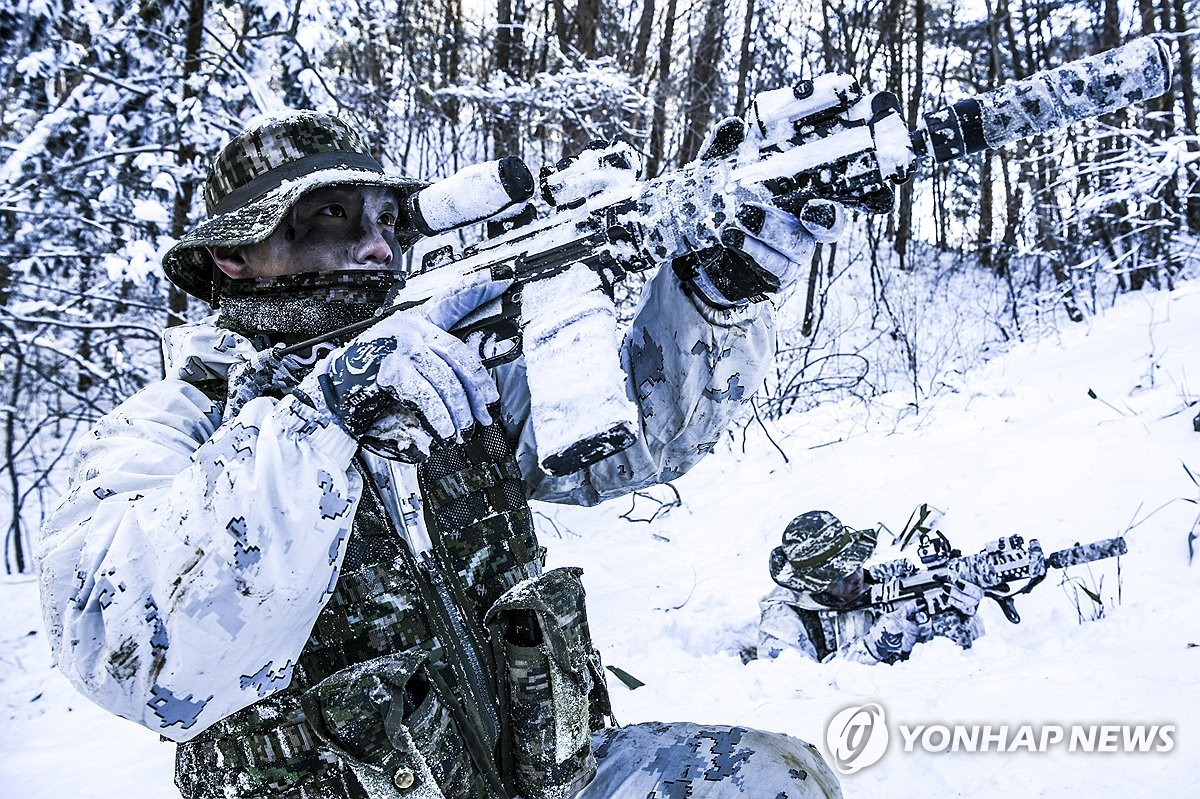 극한 추위도 문제없다…해병대 1사단 수색대대 동계 훈련