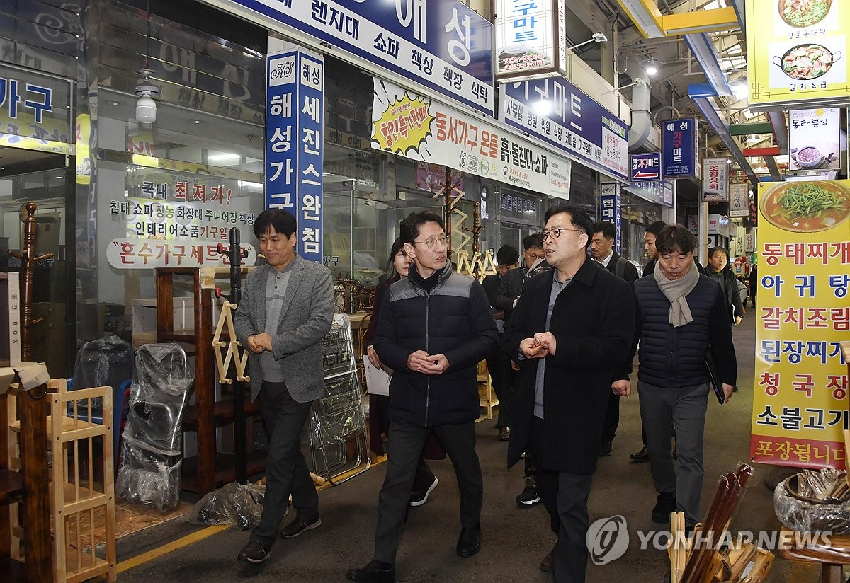 김윤상 차관, 전주 남부시장 방문