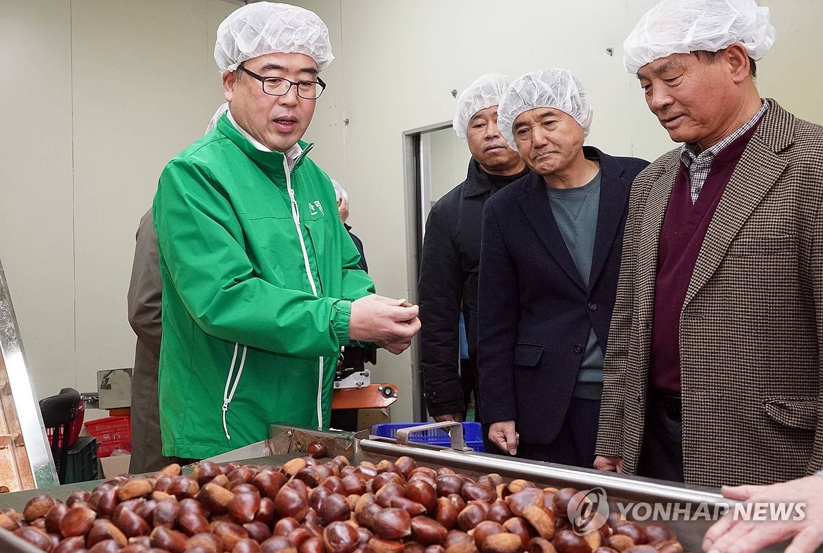 산림청, 공주 밤 가공업체 찾아 소통