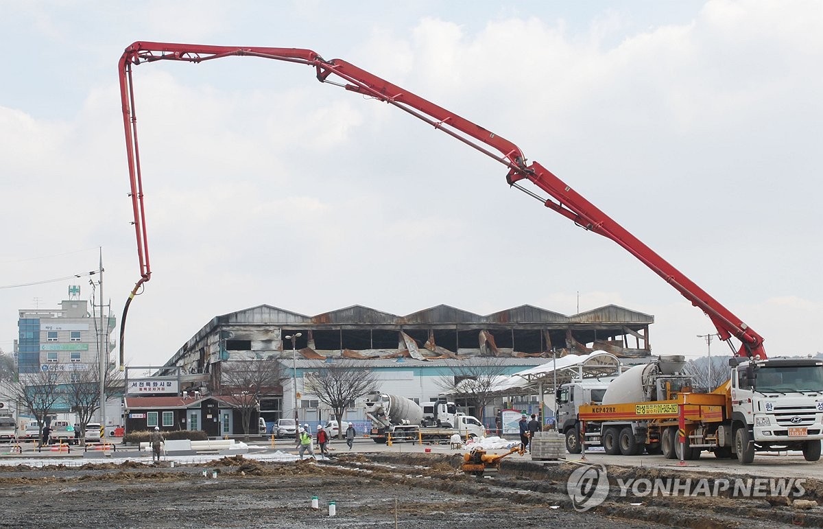 화재피해 상인 눈물 닦자…서천 임시 상설시장 터닦기 한창