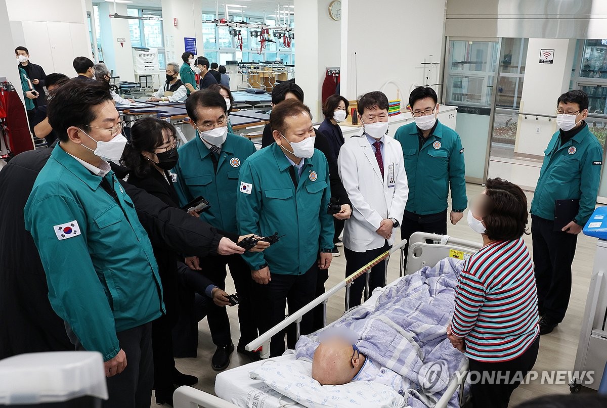원주의료원 방문한 이상민 장관