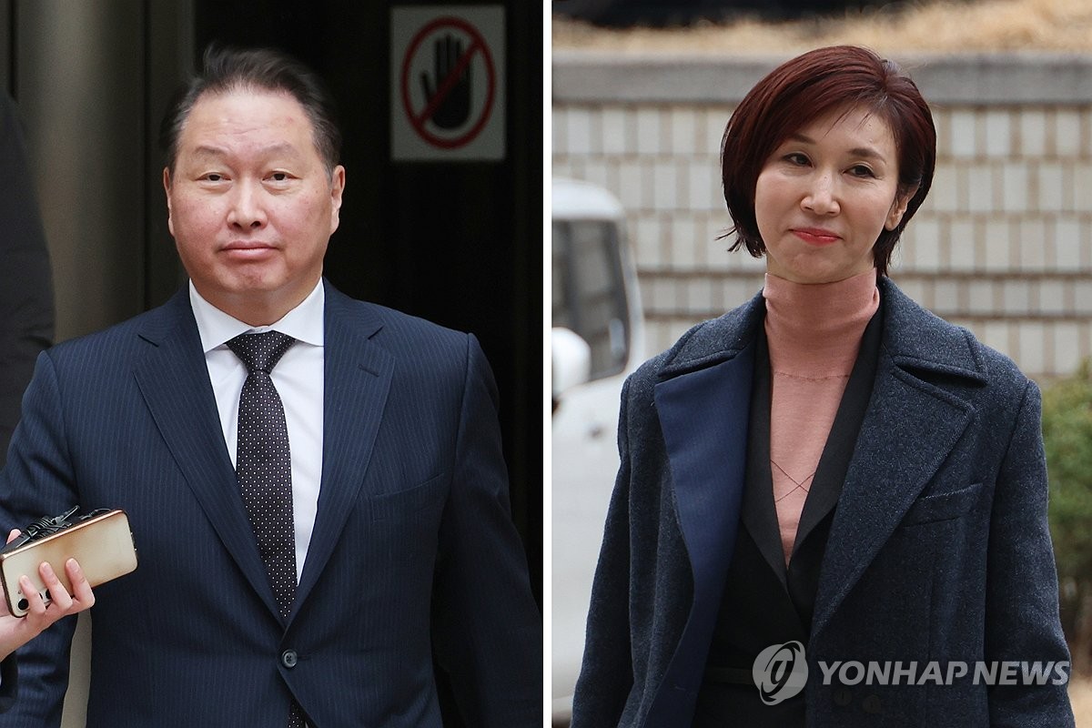 법정 대면한 최태원·노소영