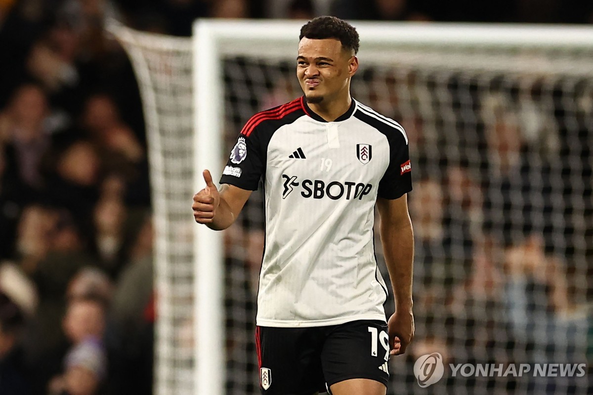 손흥민 침묵 토트넘, 풀럼에 0-3 완패…4위 탈환도 실패