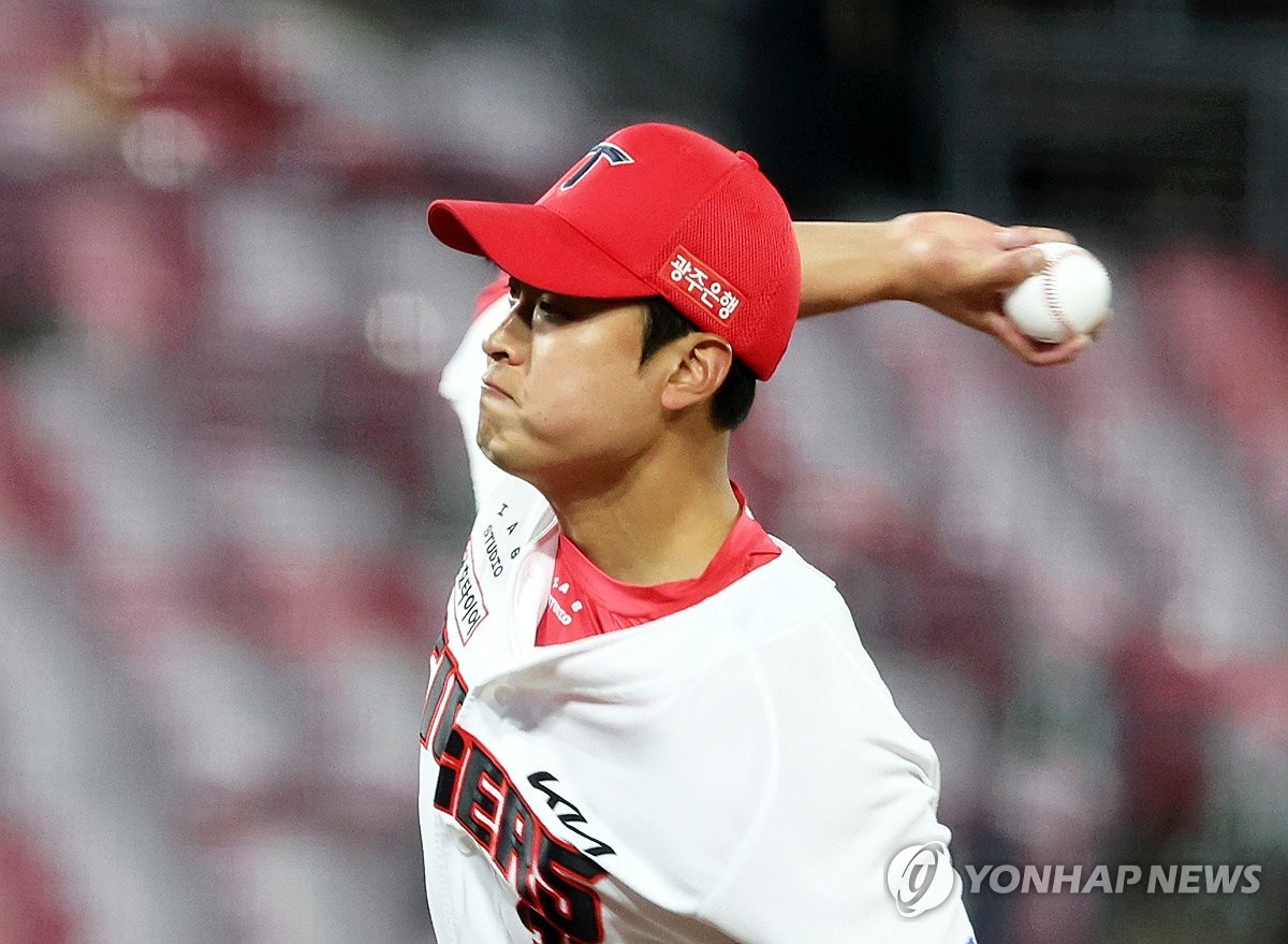 투구하는 이형범