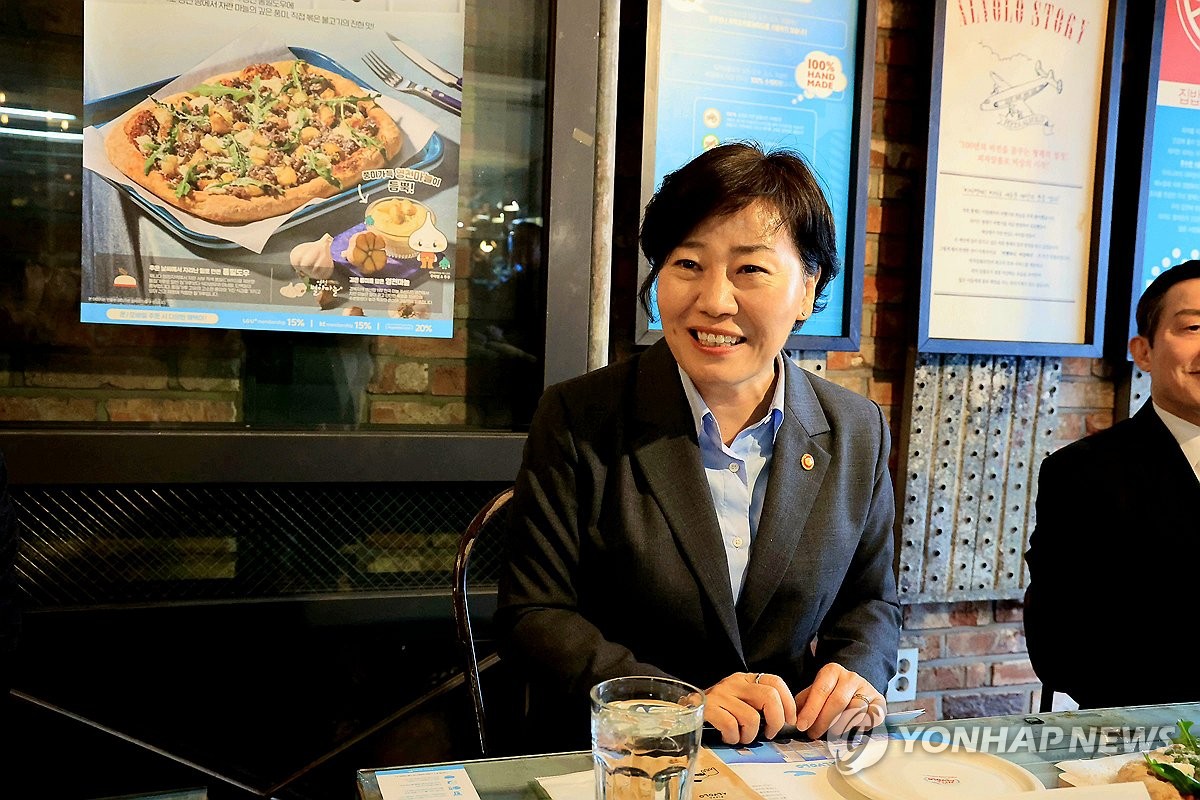 송미령 장관, 물가안정 협력 외식기업 방문