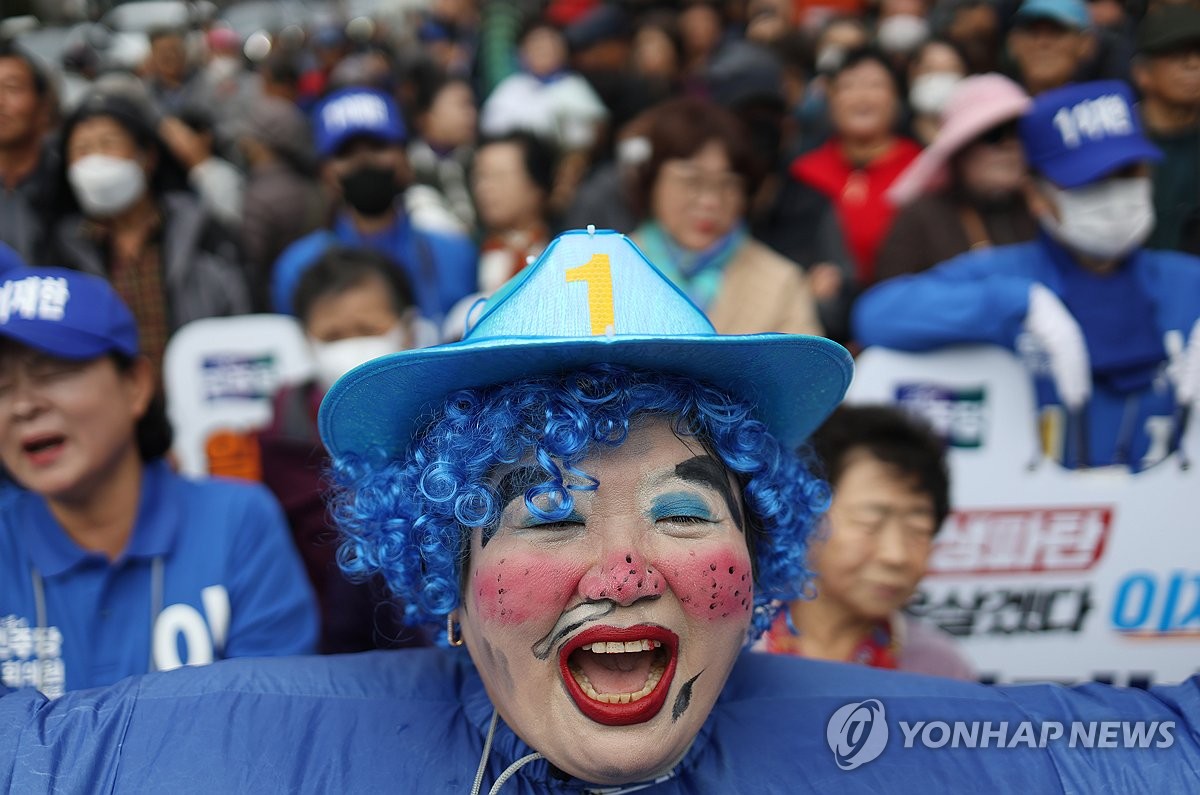 사전투표일 선거운동 열기