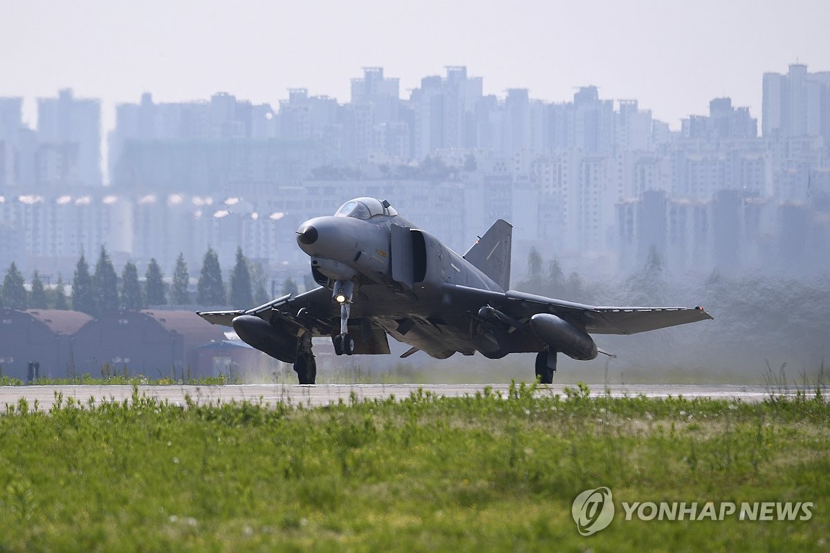이륙하는 필승편대