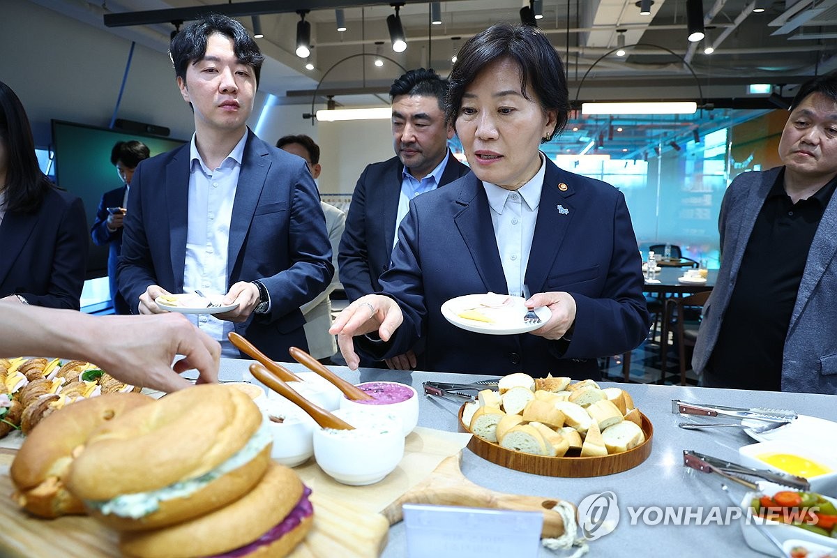 신세계푸드 연구소 방문한 송미령 장관
