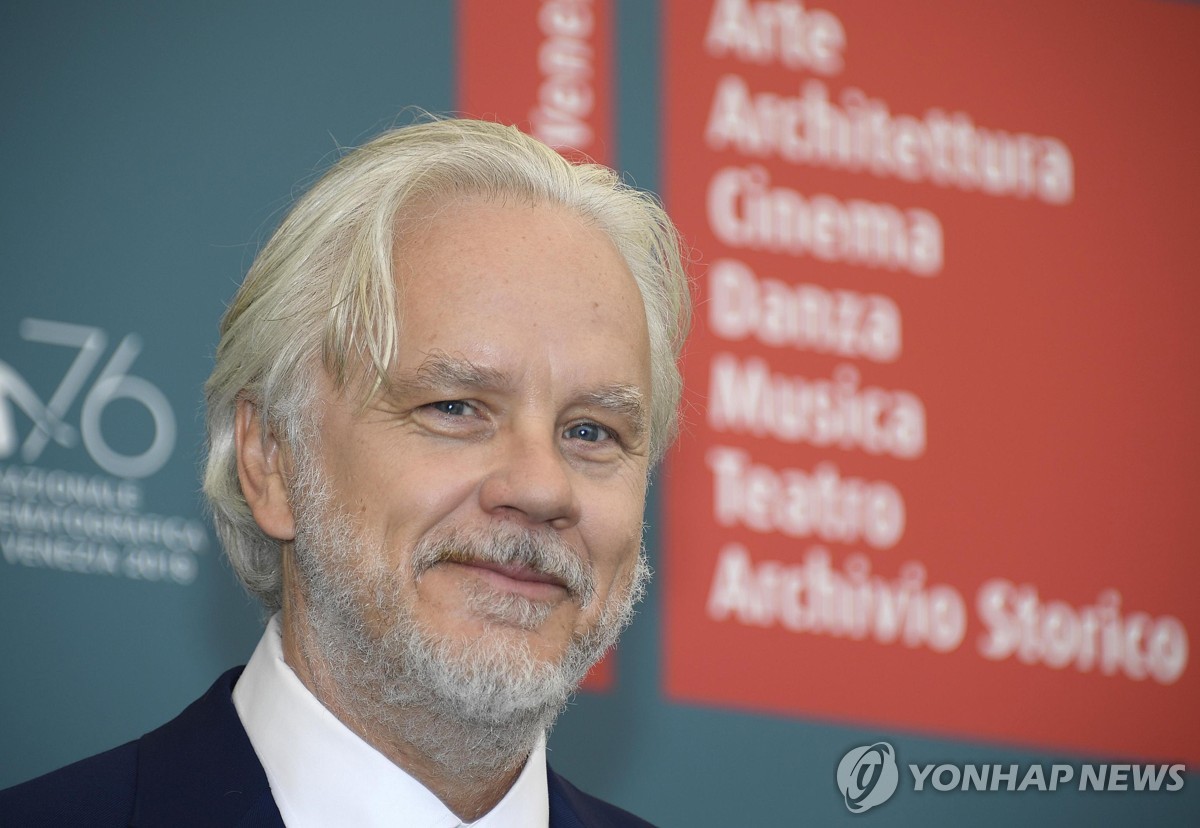 [트럼프 피격] 후보 암살 자작극 영화 만든 팀 로빈스, 음모론에 일침