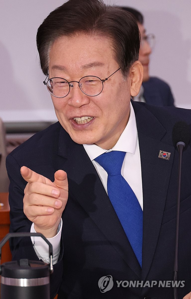 밝은 표정의 이재명 전 대표