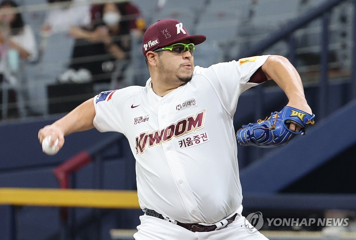 최주환 끝내기 홈런…키움, 프로야구 1위 KIA에 짜릿한 역전승