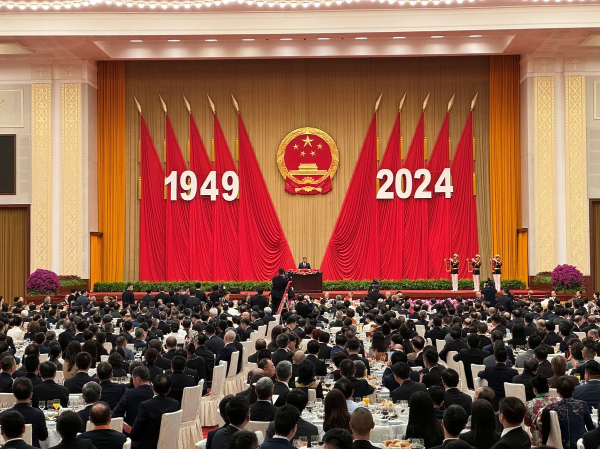 中 시진핑, 75주년 국경절 연설서 경제 대신 당 지도 강조