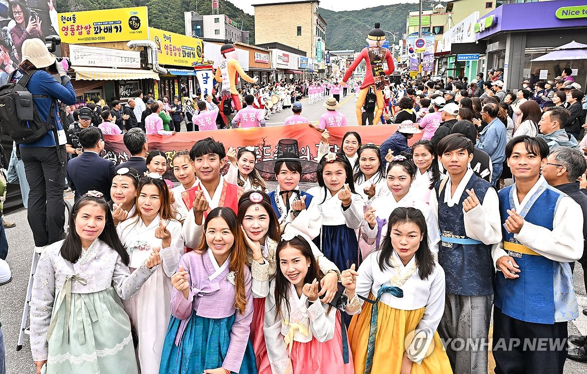 정선아리랑제 참여한 외국인 계절근로자들