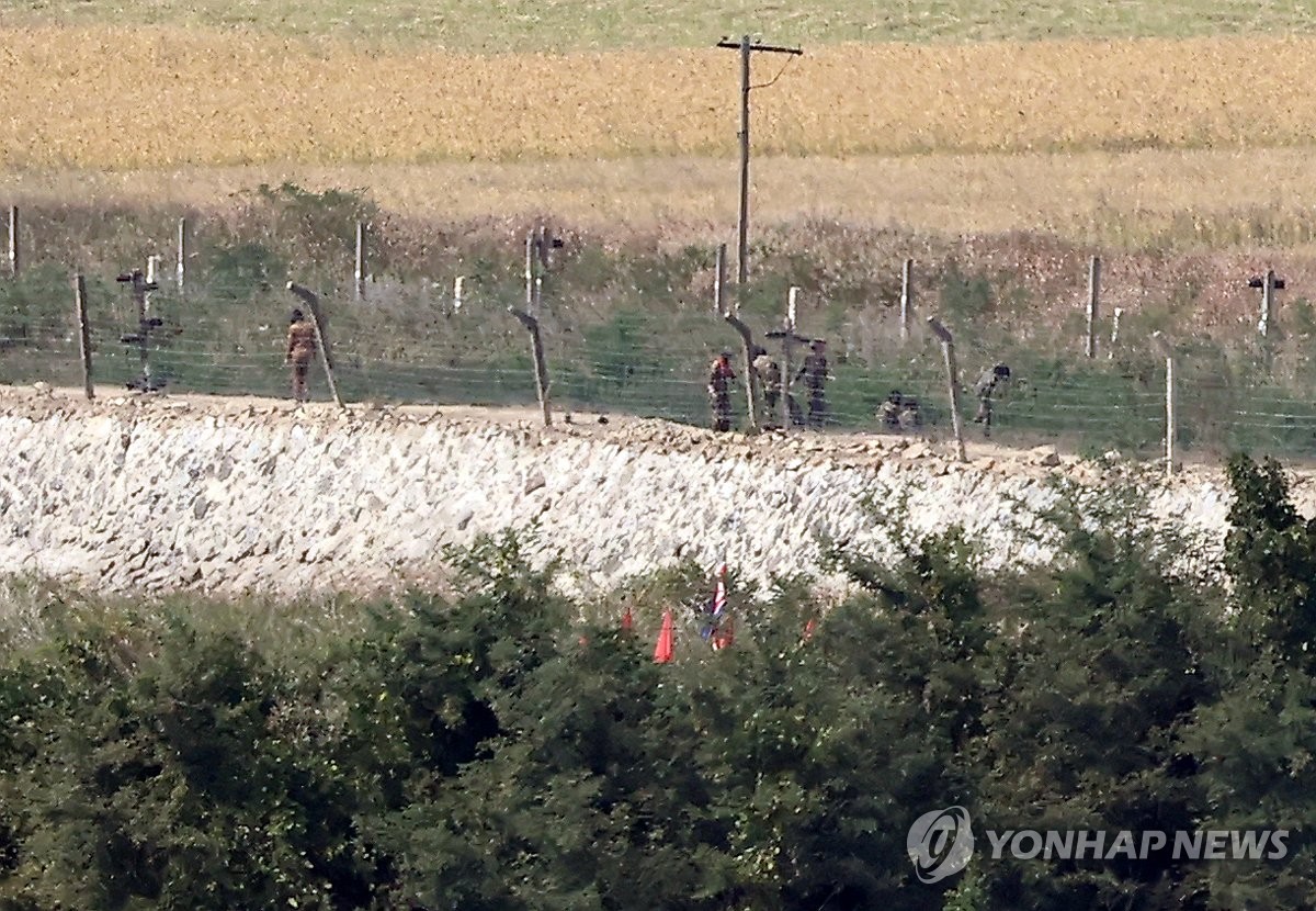 북 “남 연결 도로·철도 완전단절하고 요새화 공사”