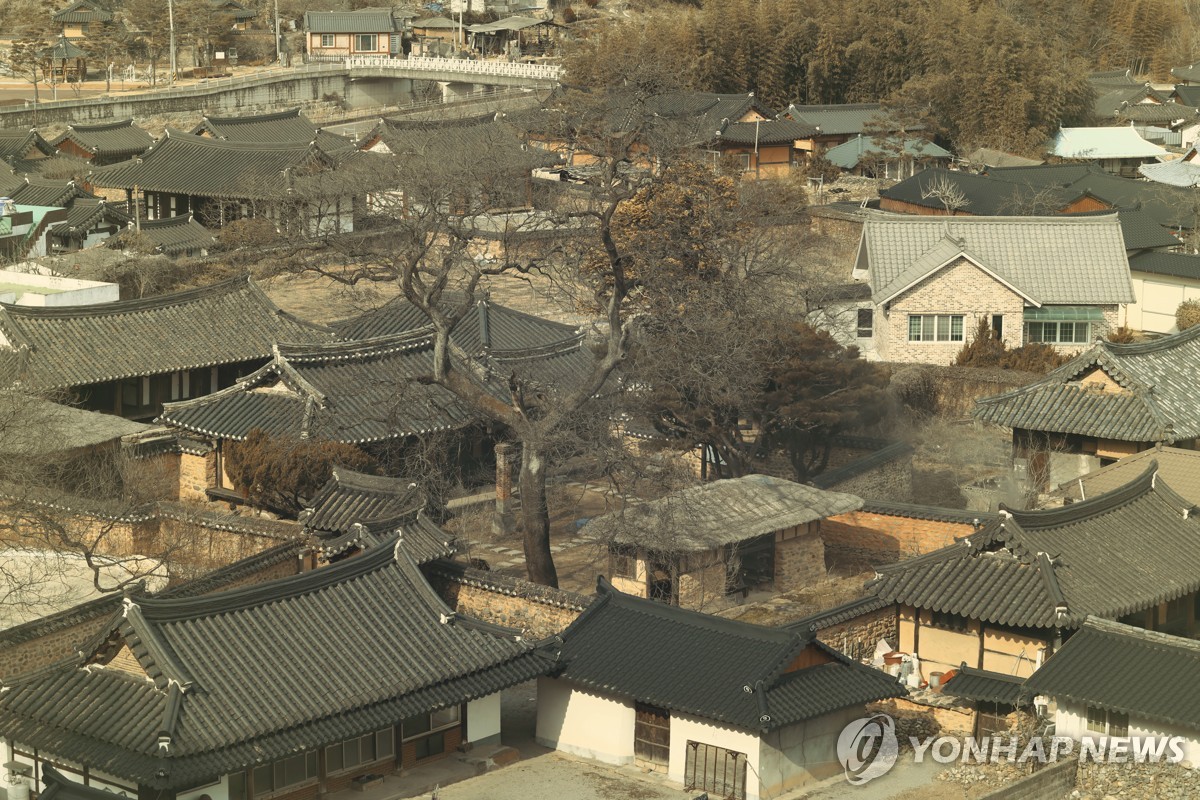 산청 남사예담촌 돌담길 거닐며 즐기는 도보극장 시범 운영