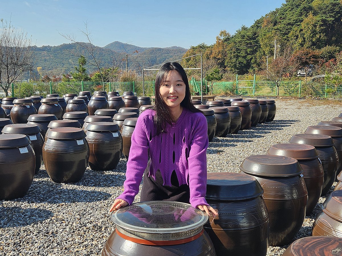 포즈 취하는 김민솔 아름다운 나라의 농부 대표