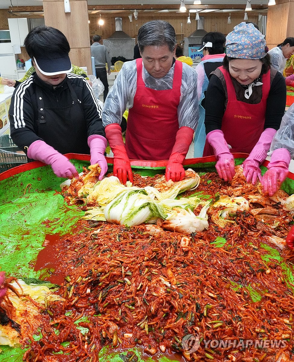 양구군, 저소득 한부모 가족 위한 사랑의 김장 나눔 행사