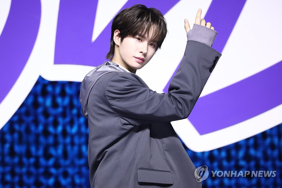 경민, 강렬한 눈빛