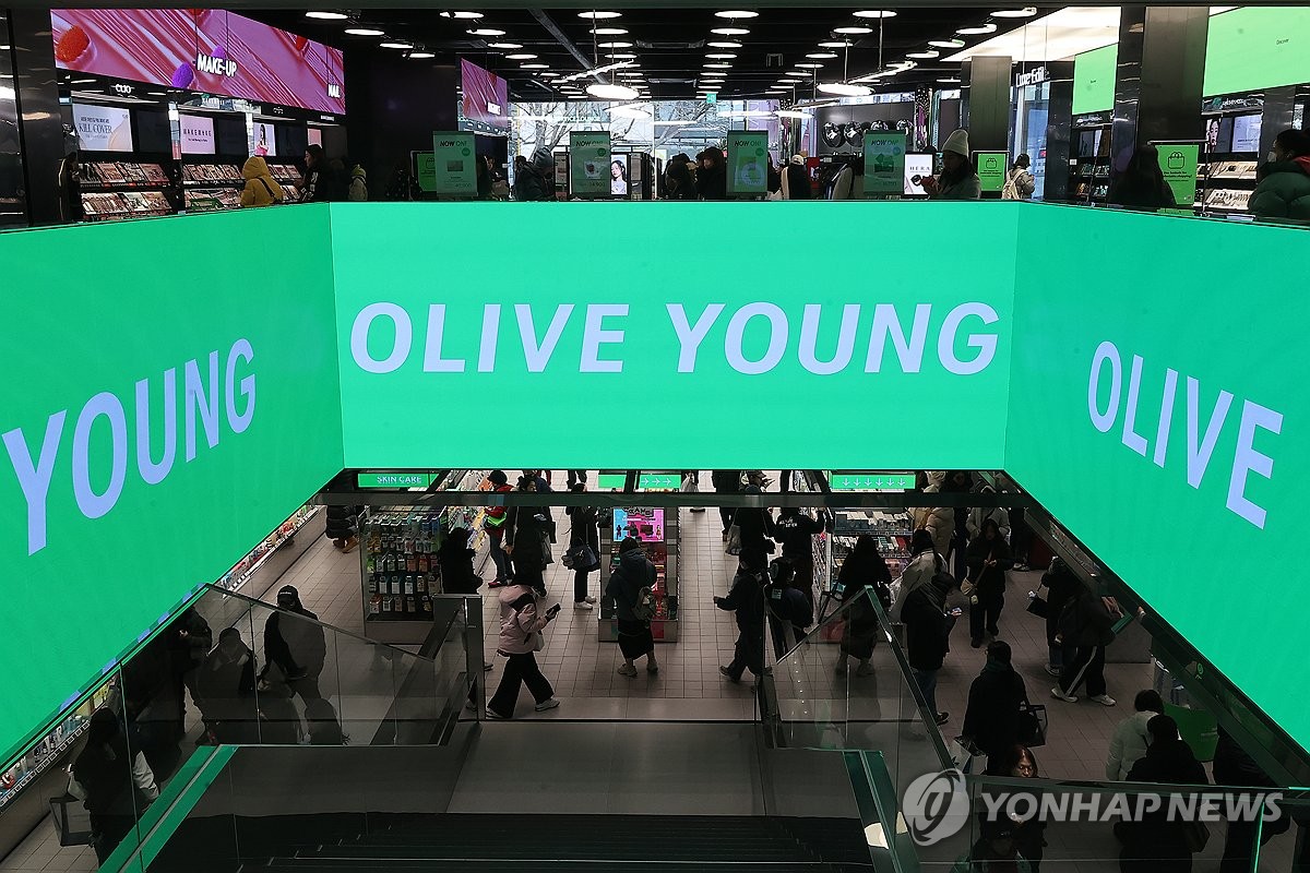 CJ올리브영서 연매출 100억원 돌파 브랜드 100개…11년새 50배