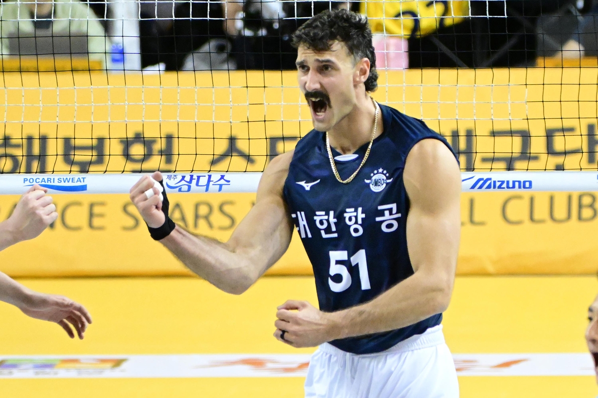 러셀 18점 대한항공 PO 모의고사서 KB손보에 3-0 완승