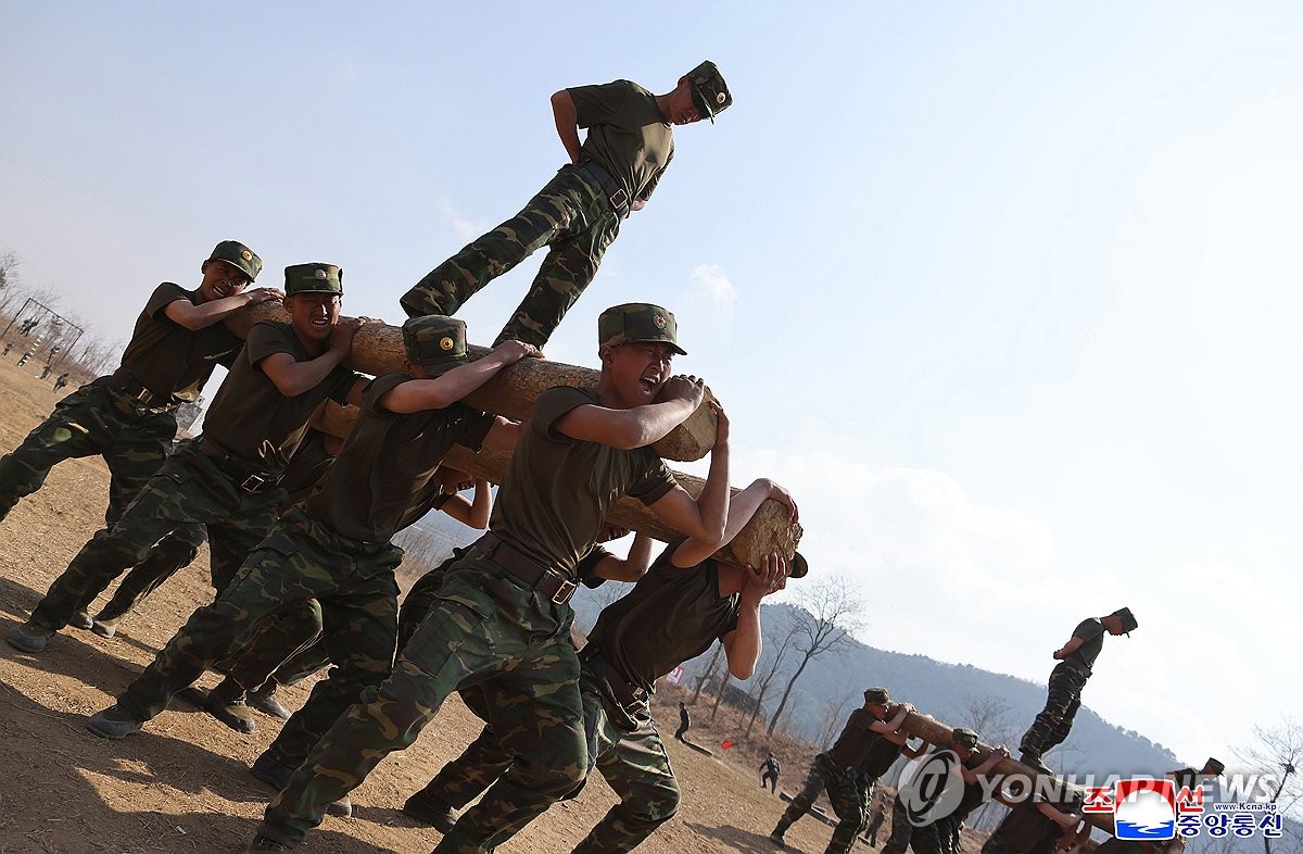 김정은, 특수부대 훈련시찰
