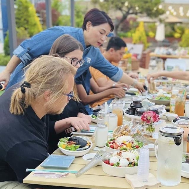 BBQ, 친환경 푸드서비스 기업 파티센타 계열사로 편입