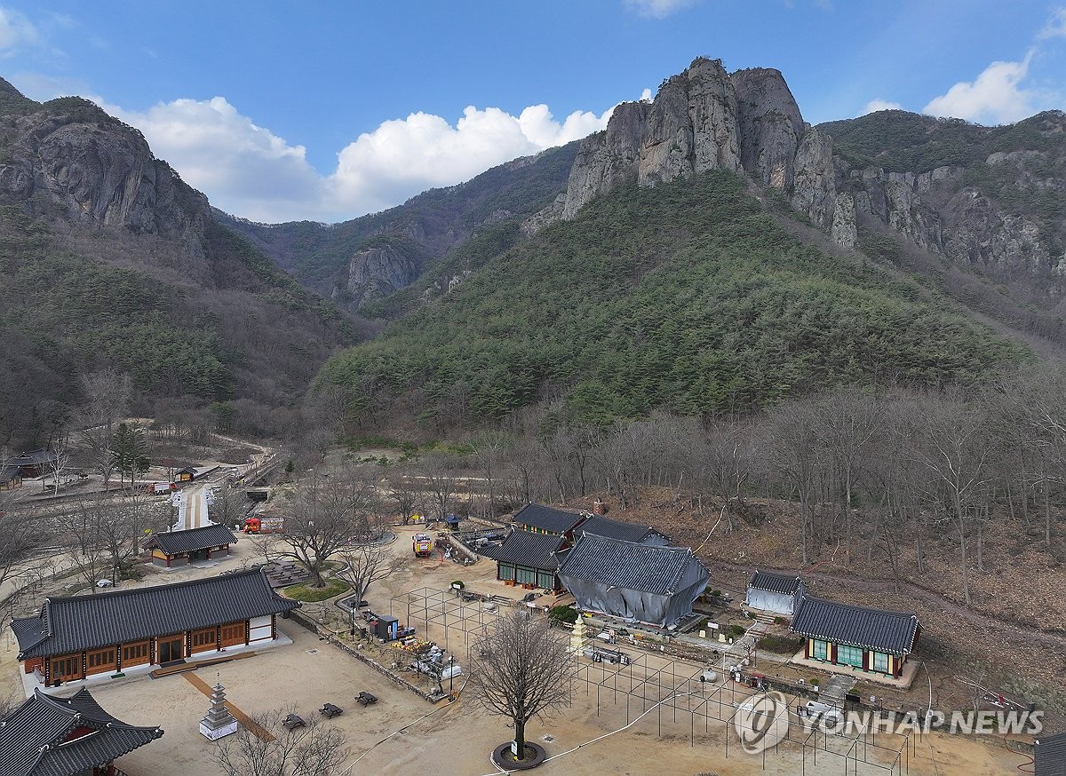 3분의 1이 불탔다…청송 주왕산, 복구 전망도 불투명