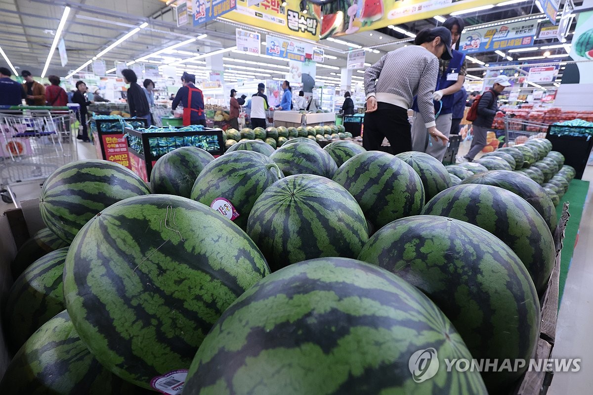 수박ㆍ참외, 제철 맞아 가격 하락