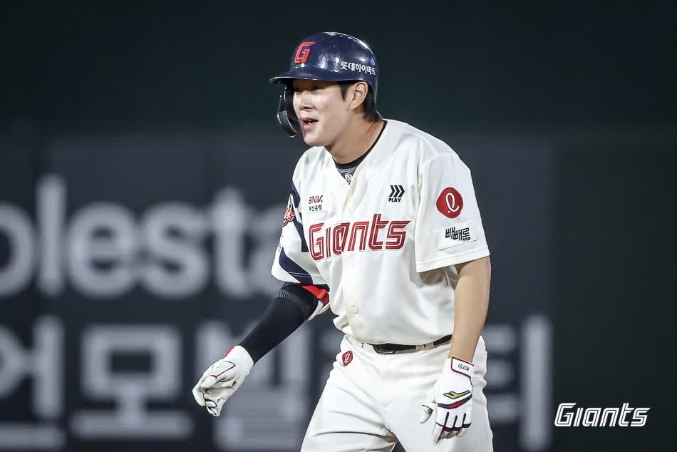 '나승엽 역전타' 롯데 4연승…'노시환 결승포' 한화 5연승 질주(종합)