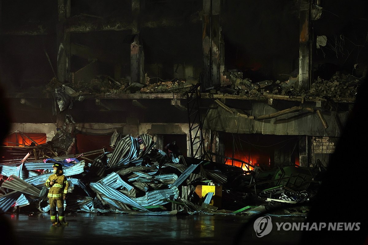 잿더미로 변한 금호타이어 광주공장