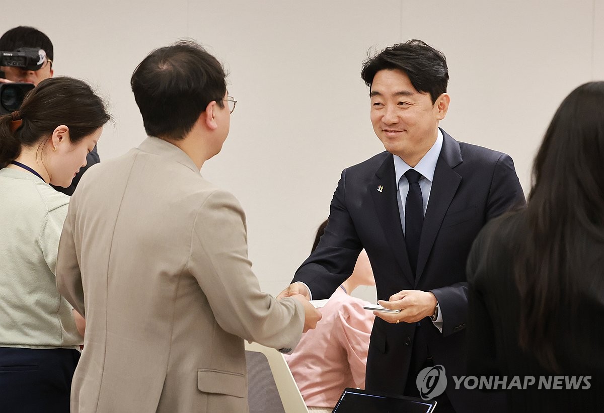 강훈식 비서실장, 출입기자단 상견례