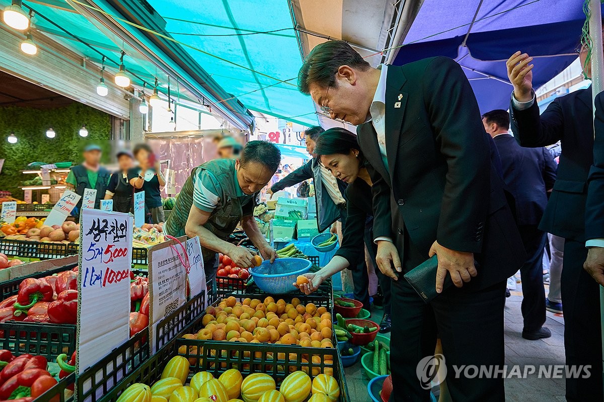 이재명 대통령 부부 전통시장 방문