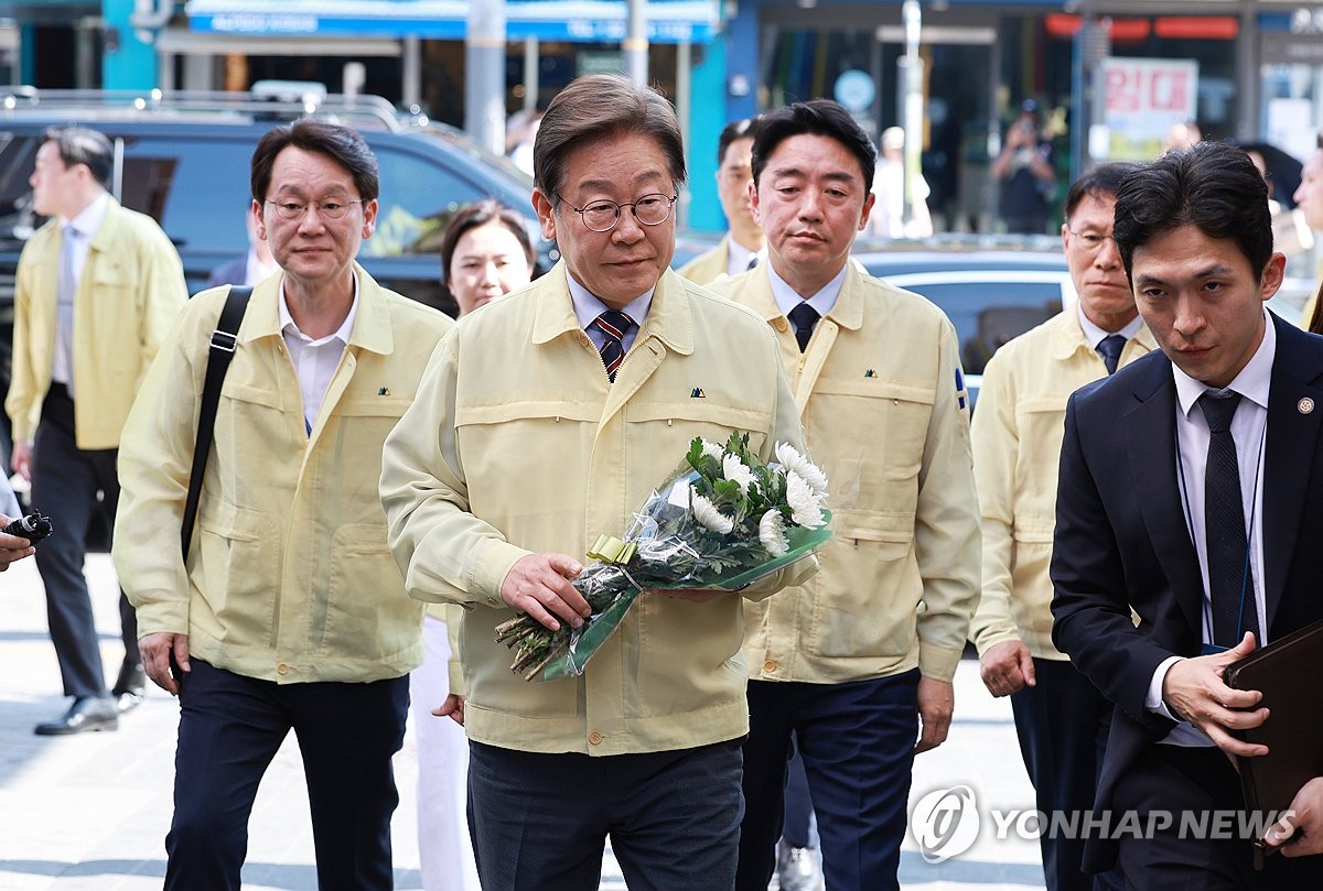 강훈식 비서실장, 李대통령 대신해 김문수 형님상 조문(종합)