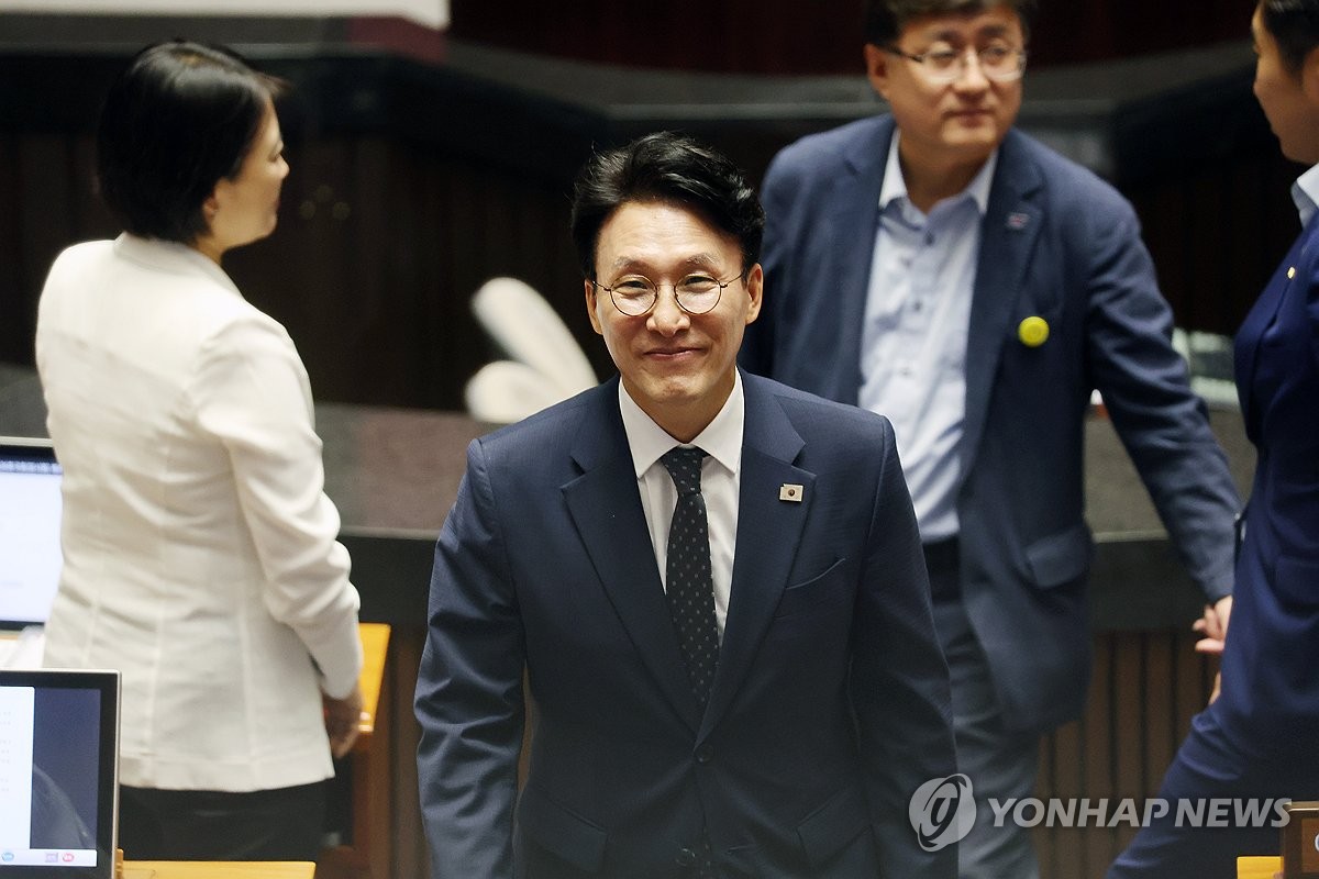 투표마친 김민석 국무총리 후보자