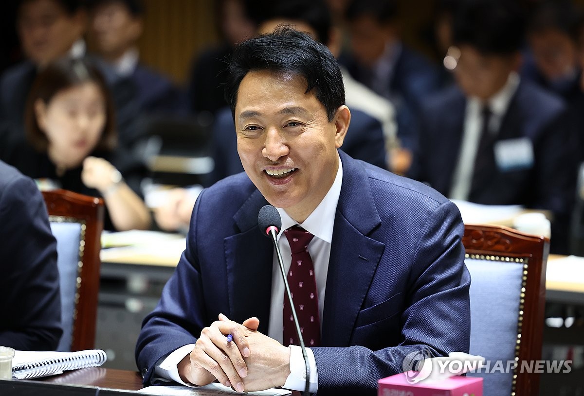 질의 답하는 오세훈 시장