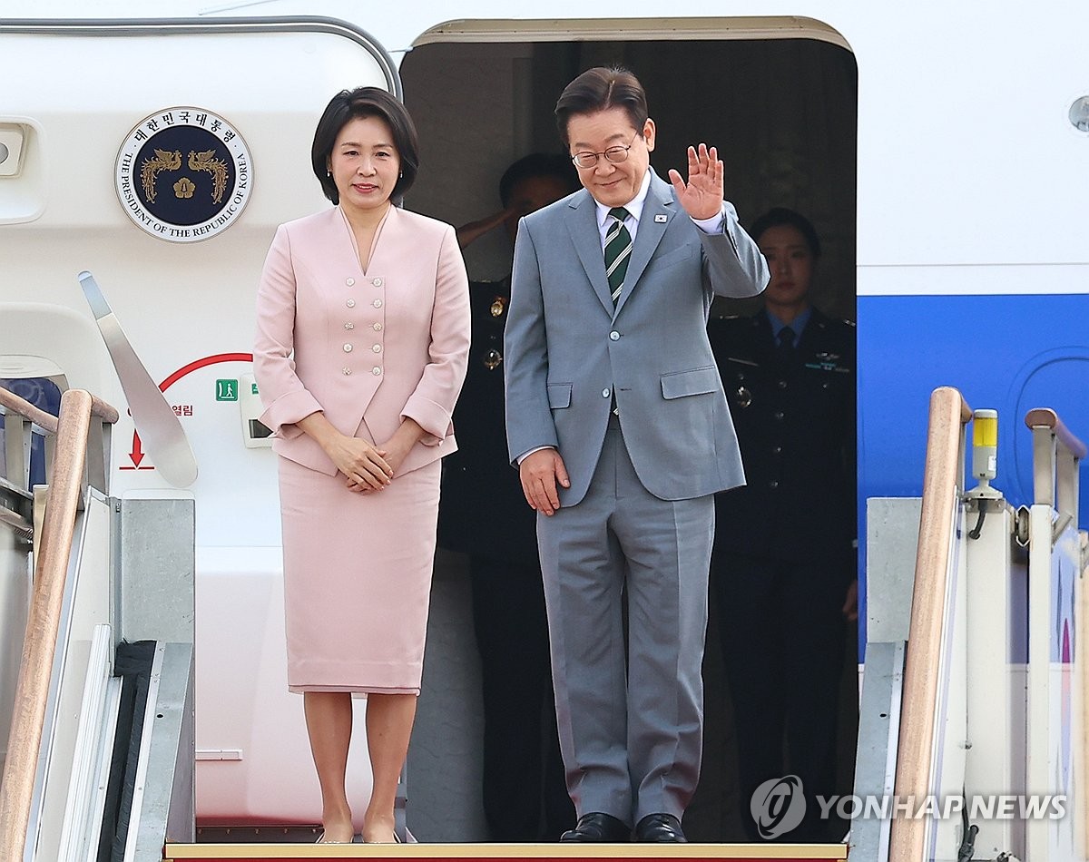 李대통령, 아세안 참석차 말레이 향발…정상외교 슈퍼위크 돌입