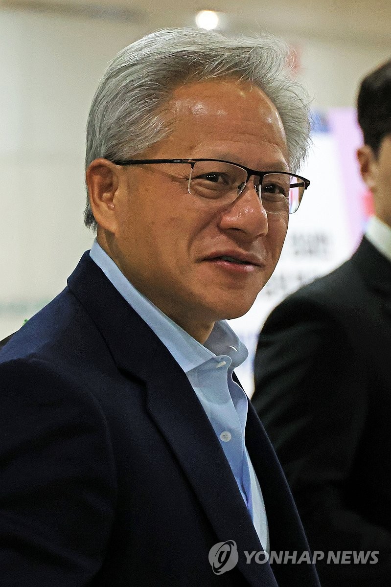 포항경주공항에서 떠나는 젠슨 황